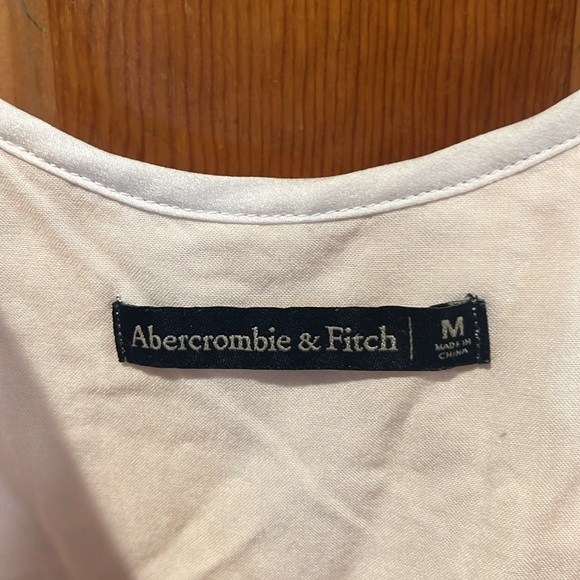 Abercrombie & fitch light tan lining with white lace overlay top size medium . - Picture 2 of 7